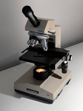 Olympus CHB Labor Mikroskop mit Zubehör und Haube