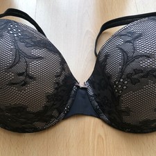 Wunderschöner Spitzen BH von Triumph mit Bügeln/Minimizer * neu *