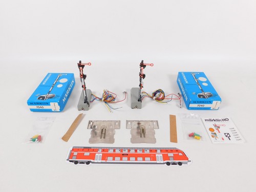 Märklin 2x 7040 - ac,