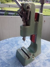 Kleine Handhebelpresse Benzing Mäder Pressen 60er J. Tisch 80x50 mm 8 kg