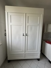 Schöne Kombination Gründerzeit: Schrank, Waschtisch-Kommode, Bett