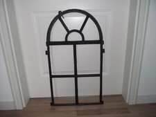 Altes Stallfenster, Gusseisen