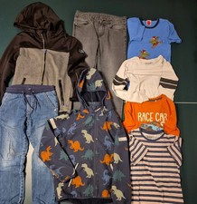 Großes Jungenbekleidungspaket