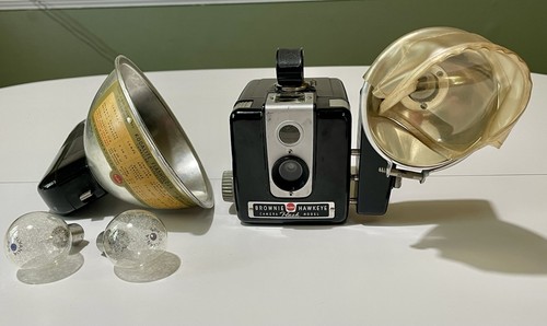 Vintage kodak brownie hawkeye - vintage,