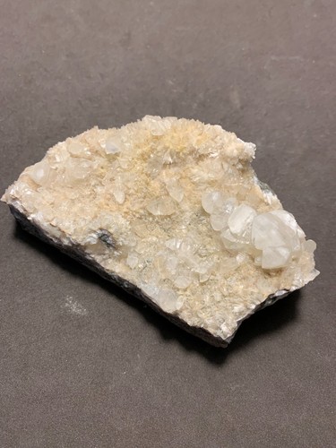 Calcit natrolith stbr - calcit,, natrolith,