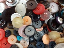 KONVOLUT  100g  BUNTE KNÖPFE