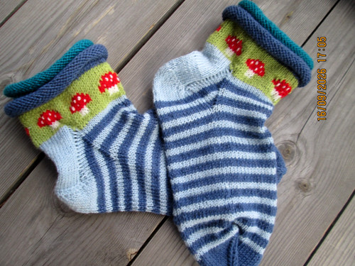 Handgestrickte socken - handgestrickte,