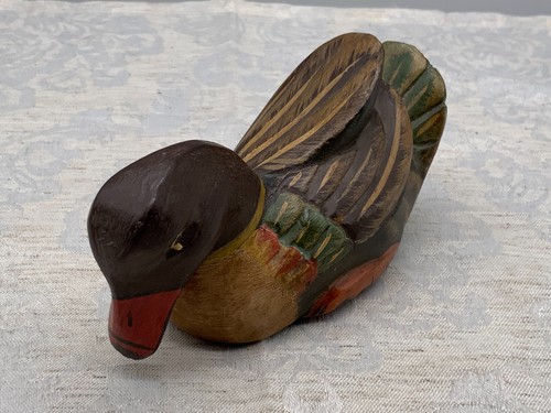 Handgemachte ente aus holz - ente,