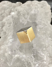 Ausgefallener Bunz-Anhänger in 950erPlatin +750er Gelbgold besetzt mit 1 Diamant