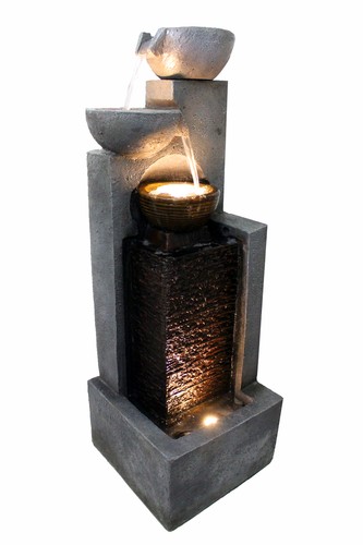Großer gartenbrunnen mit - mit, led