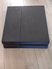 Sony PlayStation 4 (PS4)