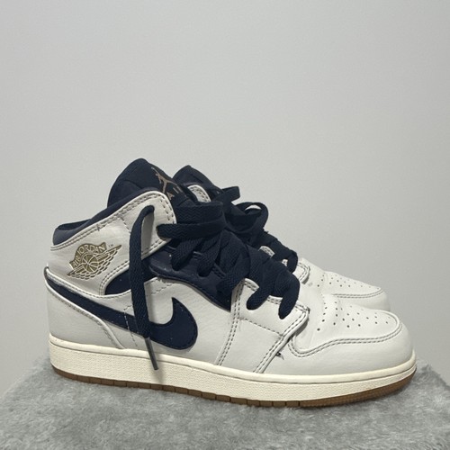 Nike air jordan retro mid - air,