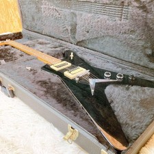 DEAN ML-förmige Gitarre mit