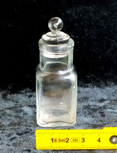 Altes bonbonglas stehend und - altes,