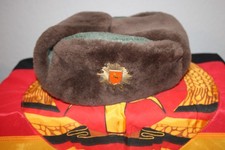 alte grüne Fellmütze Polizei Niedersachsen Größe: 58-1/2 