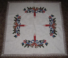 Schöne Weihnachtsdecke-Handarbeit-Stickerei-Kerzen-Glocken-Spitze-Tischdecke-Neu