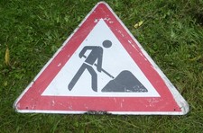 altes Verkehrsschild DREIECK