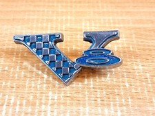 PLYMOUTH / MOPAR - V8 EMBLEM - ORIGINAL - VINTAGE - USA