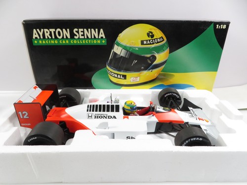 Minichamps 540881812 - 1:18,