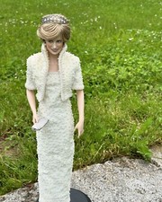 Porzellanpuppe lady diana - porzellanpuppe,