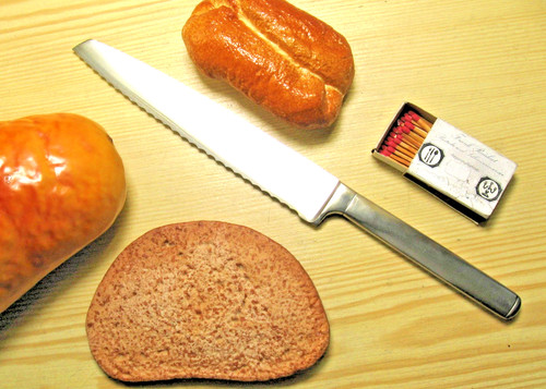Brotmesser mit wellenschliff - mit,