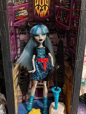 Monster High Ghoulia Yelps, Ghoulia Fatale Fusion Freaky Fusion Mattel Doll Pupp