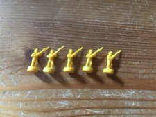 Risiko Spiel Parker Befreiungsspiel 5 Spielfiguren  Ersatzteil 1 Armee gelb