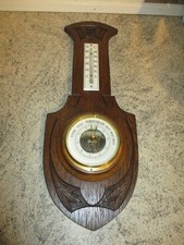 Großes altes Holzbarometer