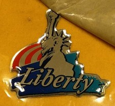 original Renault Twingo I C06_ Monogram Liberty Logo Emblem Kotflügel Links !RAR