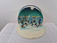 Ü ei Diorama Peppy Pingos