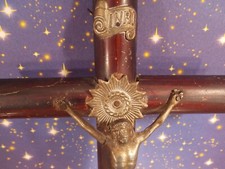 uraltes Kruzifix Holz Mahagoni