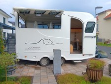 Steinsberger 3-Pferdeanhänger mit großer Wohn-Sattelkammer