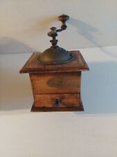 Alte französische Holz Kaffeemühle von  Peugeot 