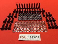 40 schwarz Land Rover Defender