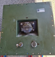 24 Volt Anschlusskasten von Bundeswehr Funkkabine Zeppelin, Dornier