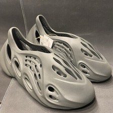 Yeezy Foam Runner Carbon 43