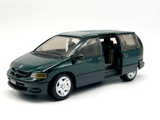 Modellauto Chrysler Voyager Dodge Caravan 1996 1:26 DieCast Grün selten rare USA