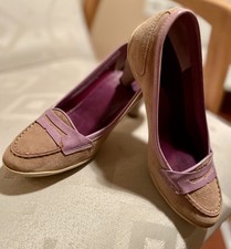 Italienische Pumps Lera N Collezione Gr. 35 Wildleder mit lila Lackapplikation