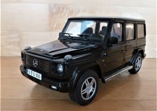 AUTOart black Mercedes Benz G500 W463 LWB V8 1:18