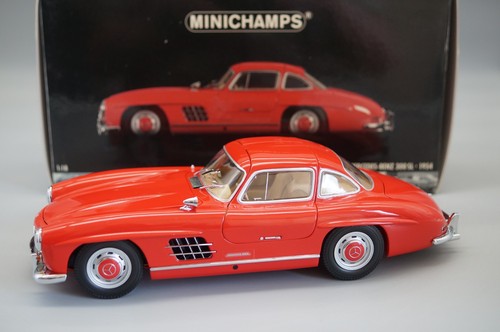Minichamps 180039001 - 1:18,