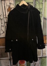 Schwarzer Cordmantel