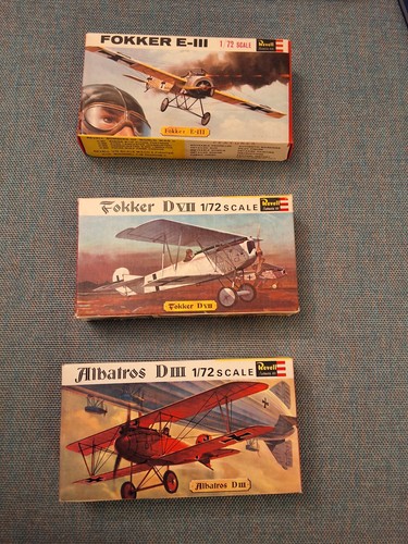 Revell authentic kit - authentic, 1/72