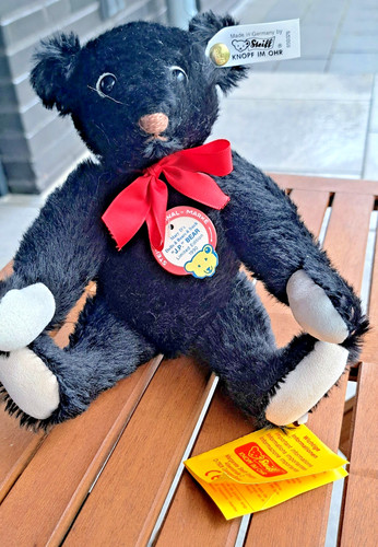 Steiff bear for mary - p.,