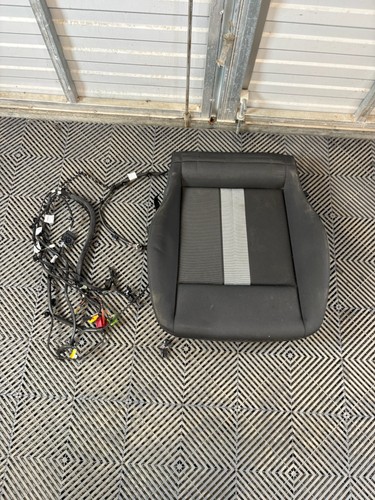 Audi 5 etsi - 8y,