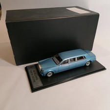 1:43 Diecast Rolls-Royce Phantom Limousine Boxed With Case.