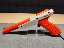 NINTENDO NES CONTROLLER: ORIGINAL ZAPPER LIGHTGUN PISTOLE (ORANGE)