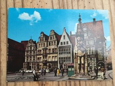 AK Bremen, 1970er, Rolandstatue und Marktplatz, Marktbude, Oldtimer, ungelaufen