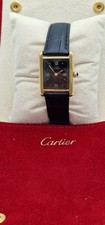 Must de Cartier Tank 18kt Gold auf Silber Mid Size Uhr in Cartier rotem Etui.