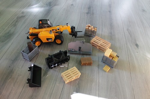 Cat manitou teleskoplader mit - cat,