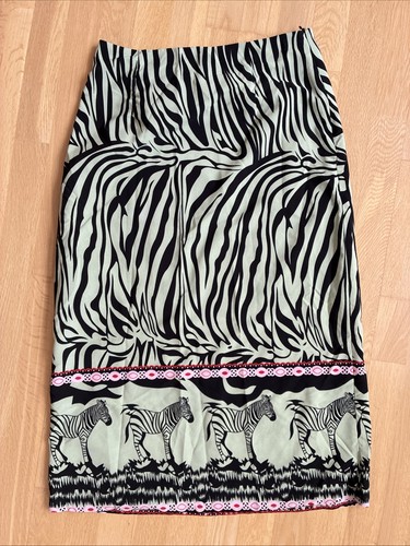 Shein rock lang zebra - gr., 40